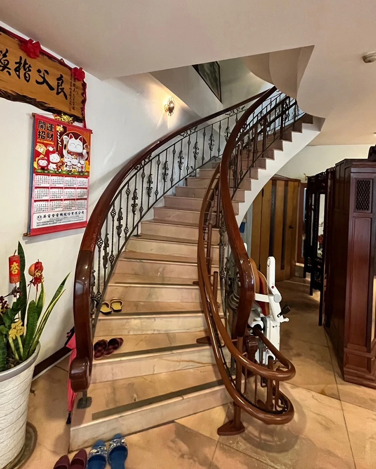 Arc-staircase-Curved-red-1Fto2F (4)